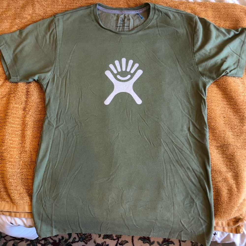 Green Hydroflask shirt